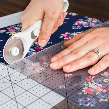 cricut-rotary-cutter-45-mm_5